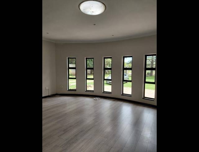 4 BEDROOM PROPERTY TO RENT IN EMMARENTIA